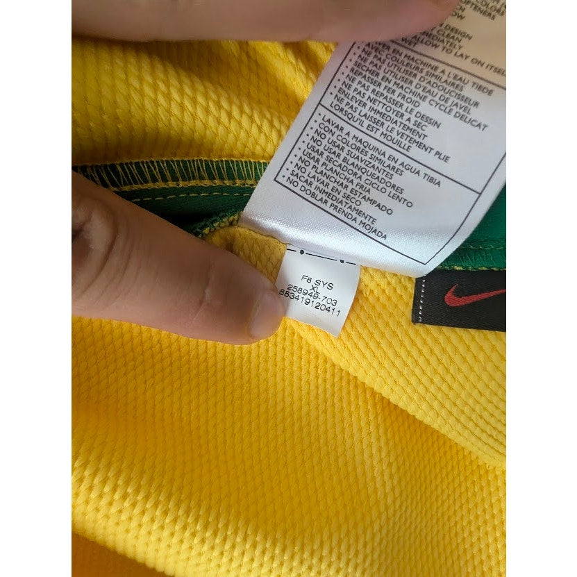 Brazil 2008 Home Kaká Jersey Men’s XL Nike Authentic Yellow Soccer Shirt