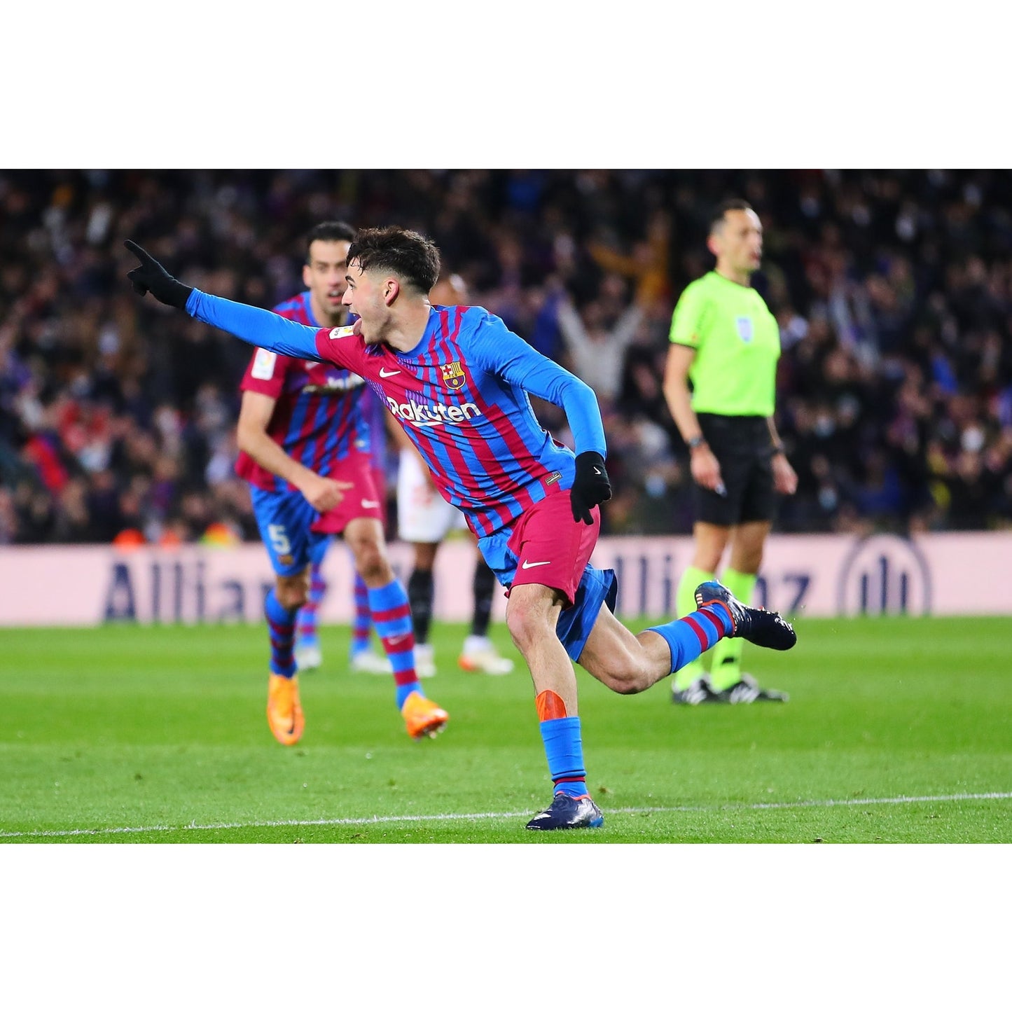 FC Barcelona 2021-22 Home Pedri #16 Jersey Mens Large NWT Nike La Liga Patched