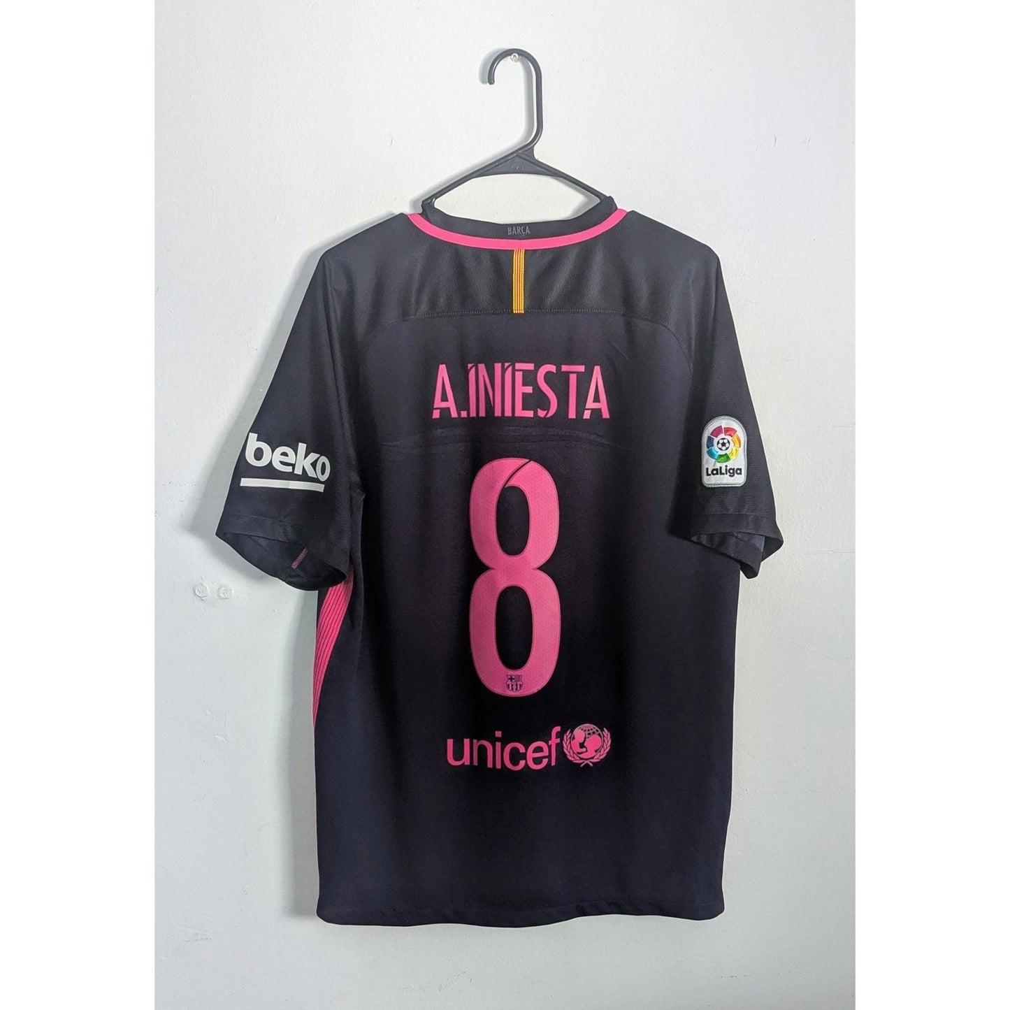 FC Barcelona 2016–17 Away Iniesta Jersey – Men’s Large | Nike Football Shirt