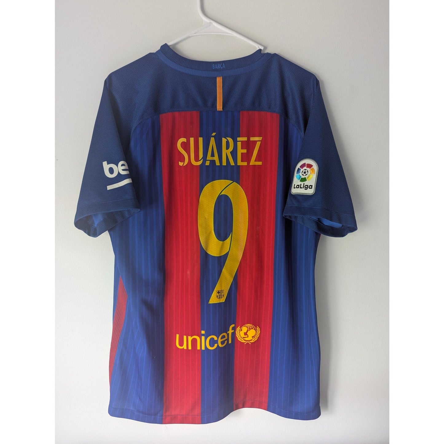 FC Barcelona 2016-17 Luis Suarez Home Jersey Men’s Large Authentic Nike Soccer Shirt