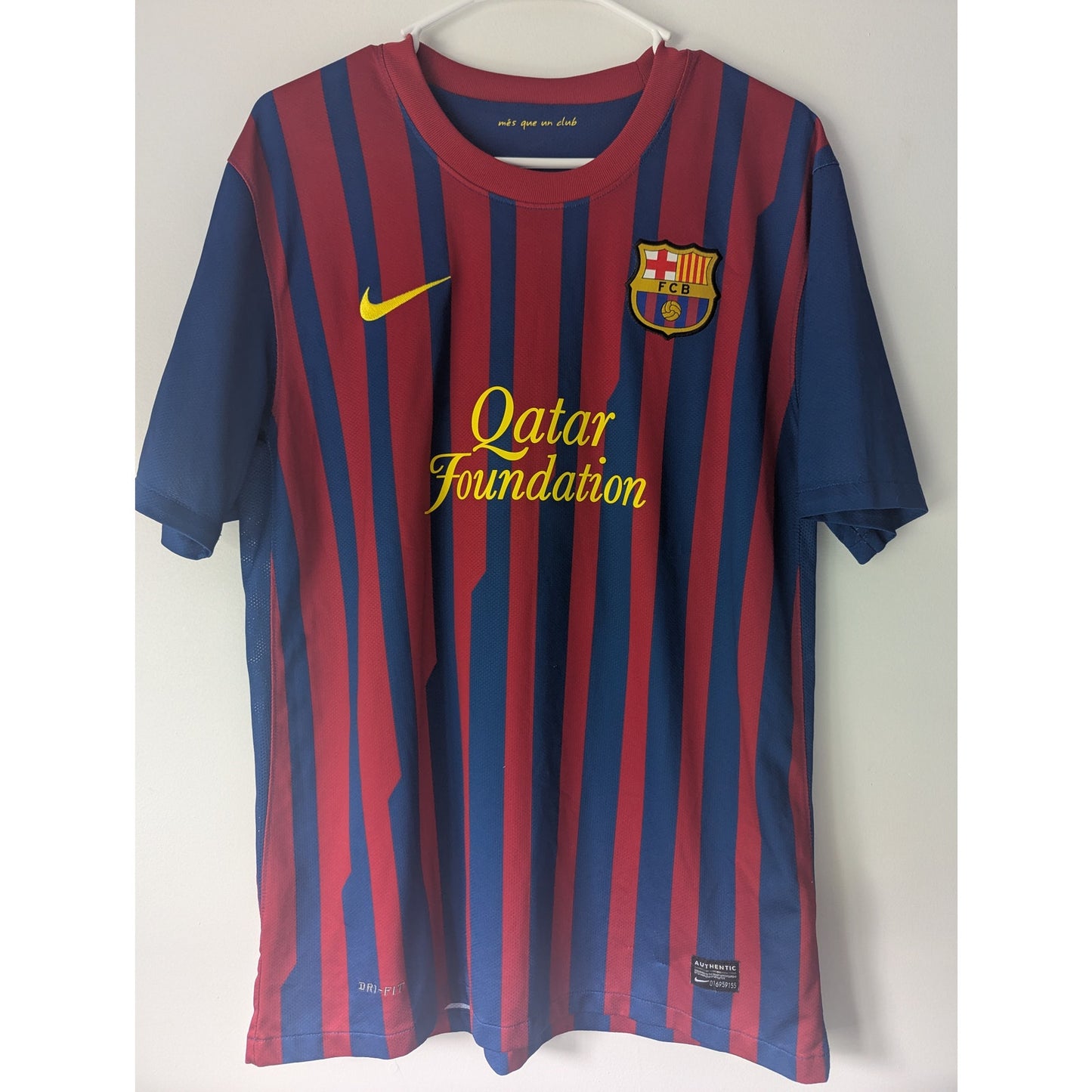 FC Barcelona 2011-12 Home Iniesta Jersey - Men's Large
