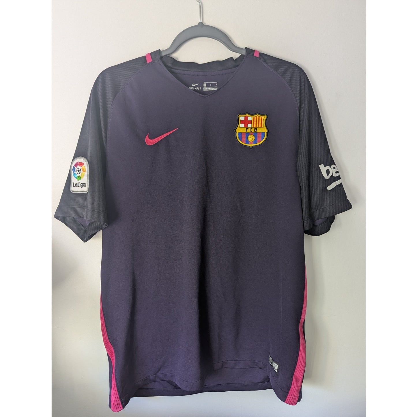 FC Barcelona 2016-17 Away Suarez Jersey - Men's Large