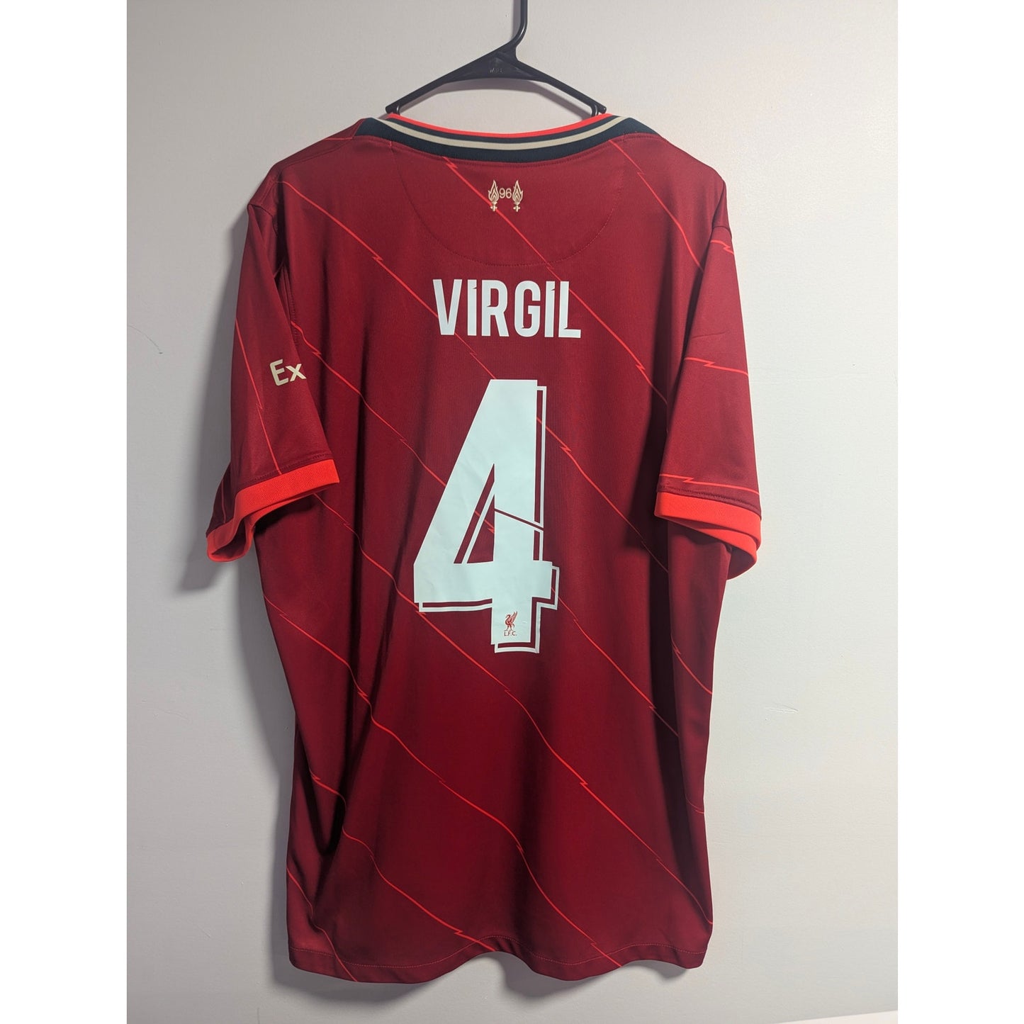 Liverpool 2021-22 Home Virgil Van Dijk Jersey - Men's XL