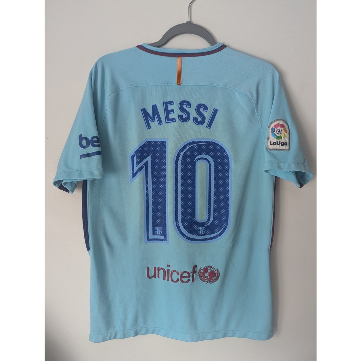 FC Barcelona 2017–18 Away Messi Jersey – Men’s Medium | Blue Nike Football Shirt