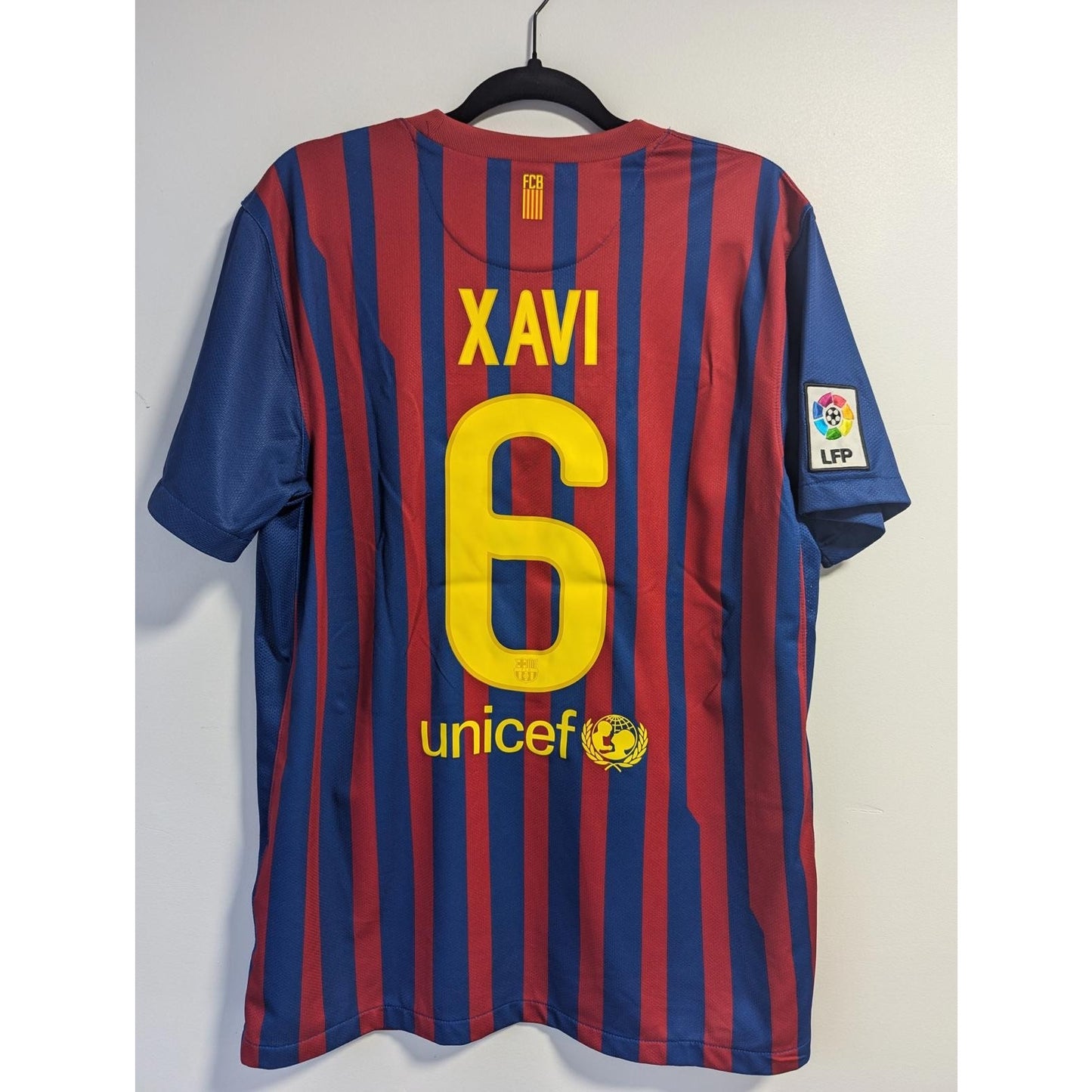 FC Barcelona 2011-12 Home Xavi Jersey – Men’s Large