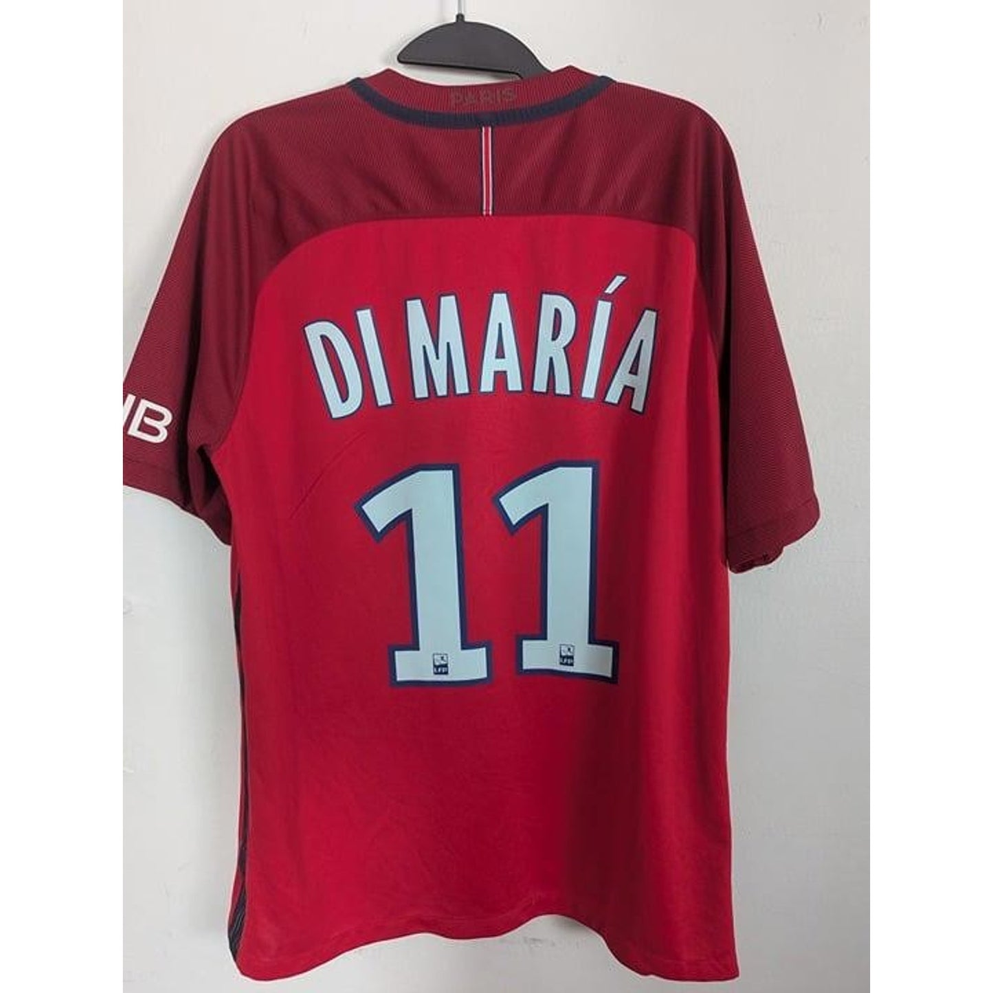 PSG 2016-17 Away Jersey – Ángel Di María #11 – Men’s Large – Rare Nike Kit