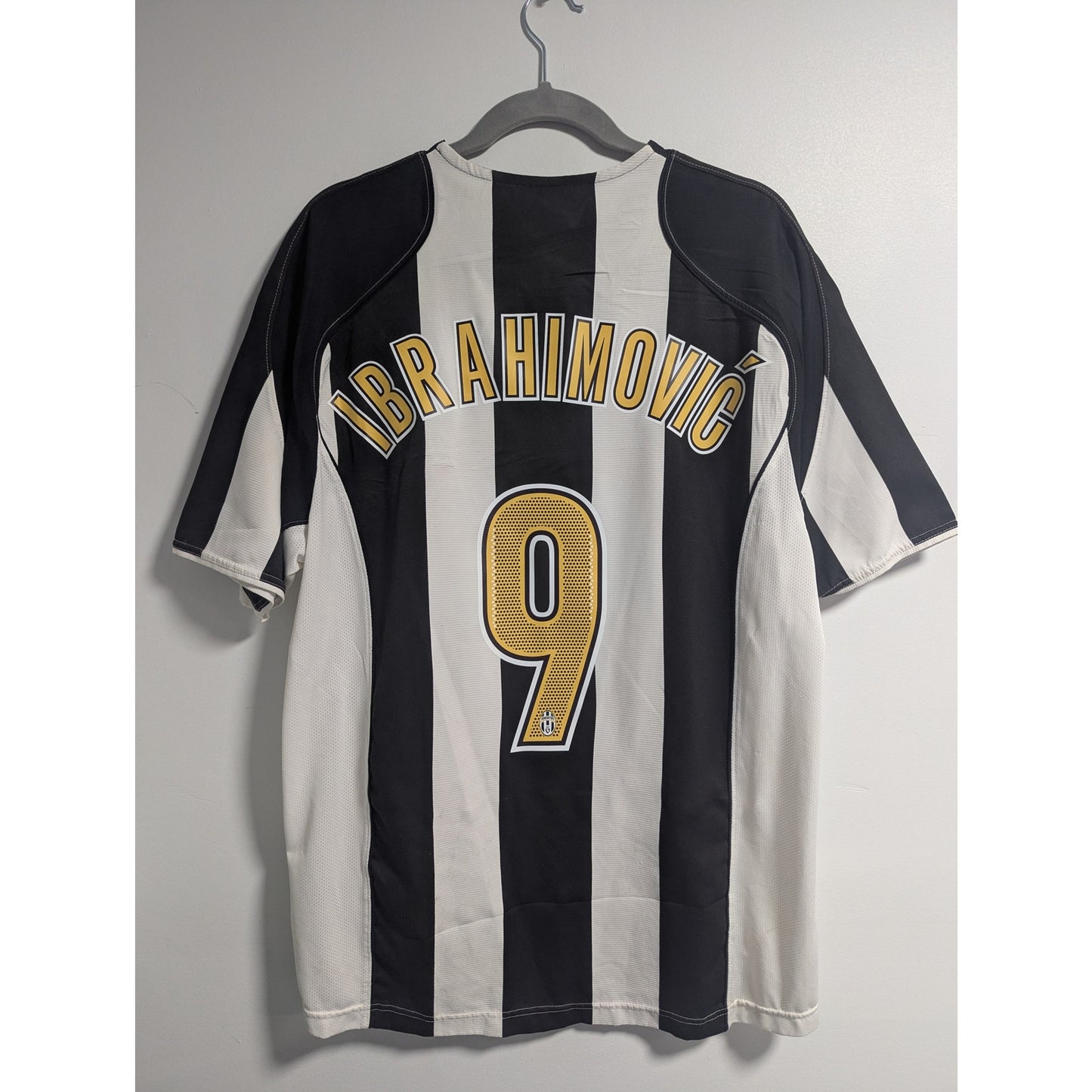 Juventus 2004-05 Home Ibrahimovic Jersey Men's L Authentic Vintage Nike Kit