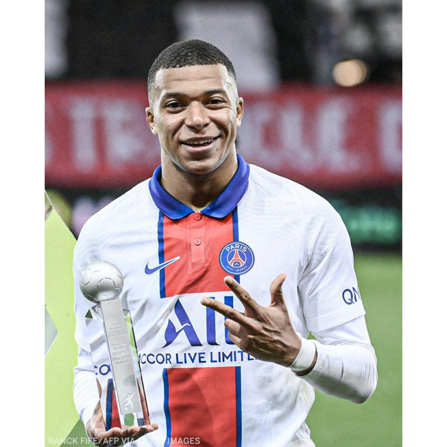 PSG 2020-2021 Away Kylian Mbappe Jersey - Men's Large - Nike Vaporknit Player Version