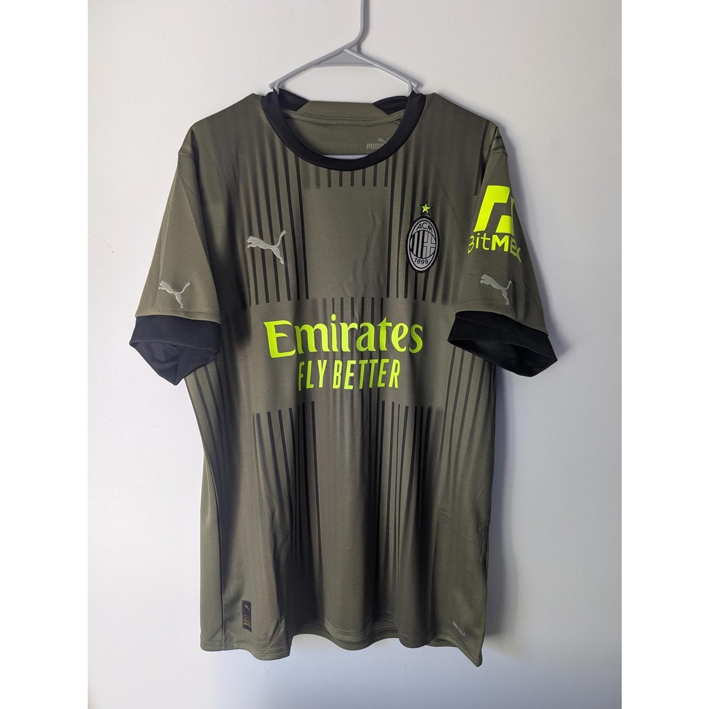 AC Milan 2022–23 Third Leão Jersey – Men’s Large | NWT Puma Football Shirt