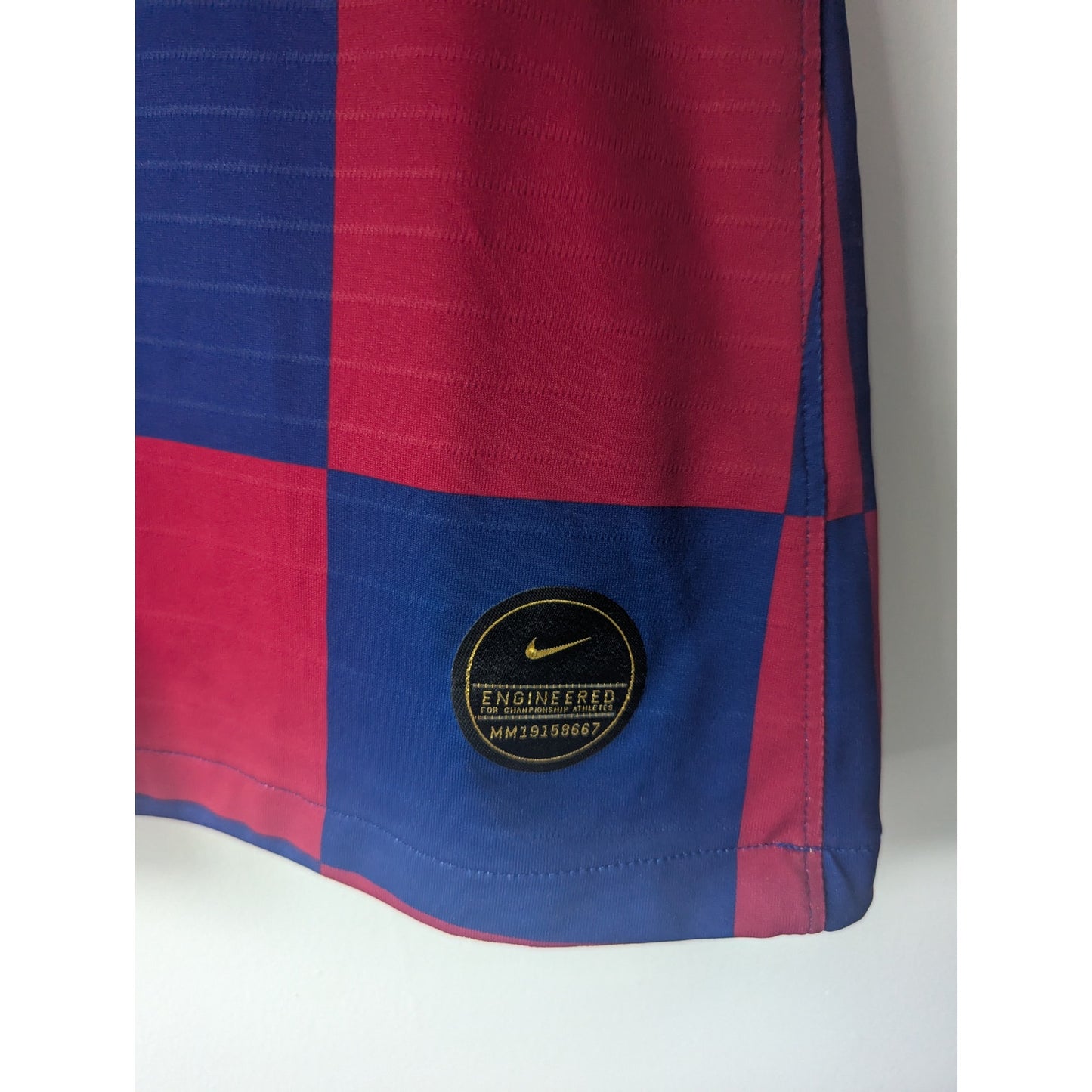 FC Barcelona 2019-20 Home Lionel Messi Jersey - Men's Large - Kitroom Edition