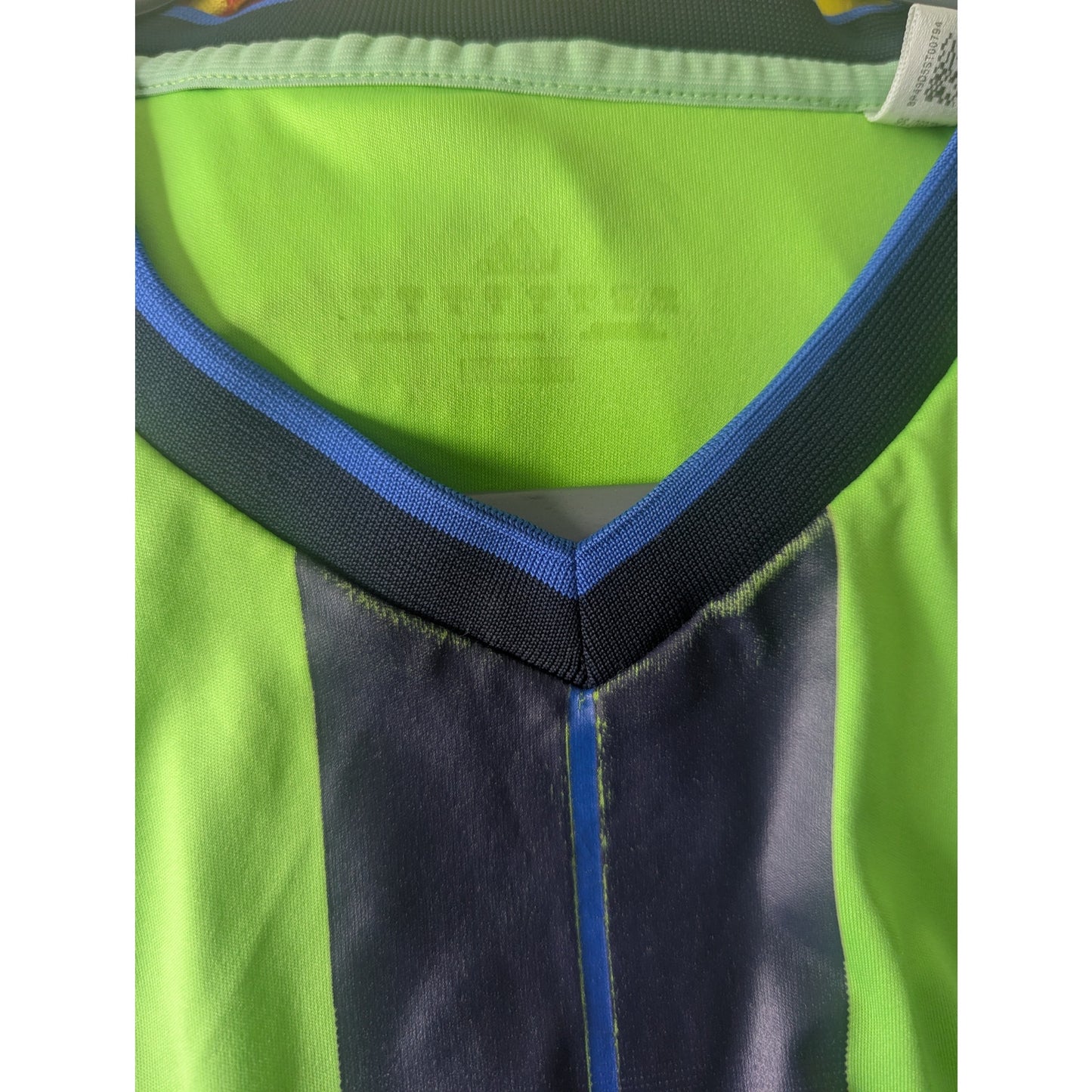 Chelsea 2010-2011 Didier Drogba Jersey - Men's Large