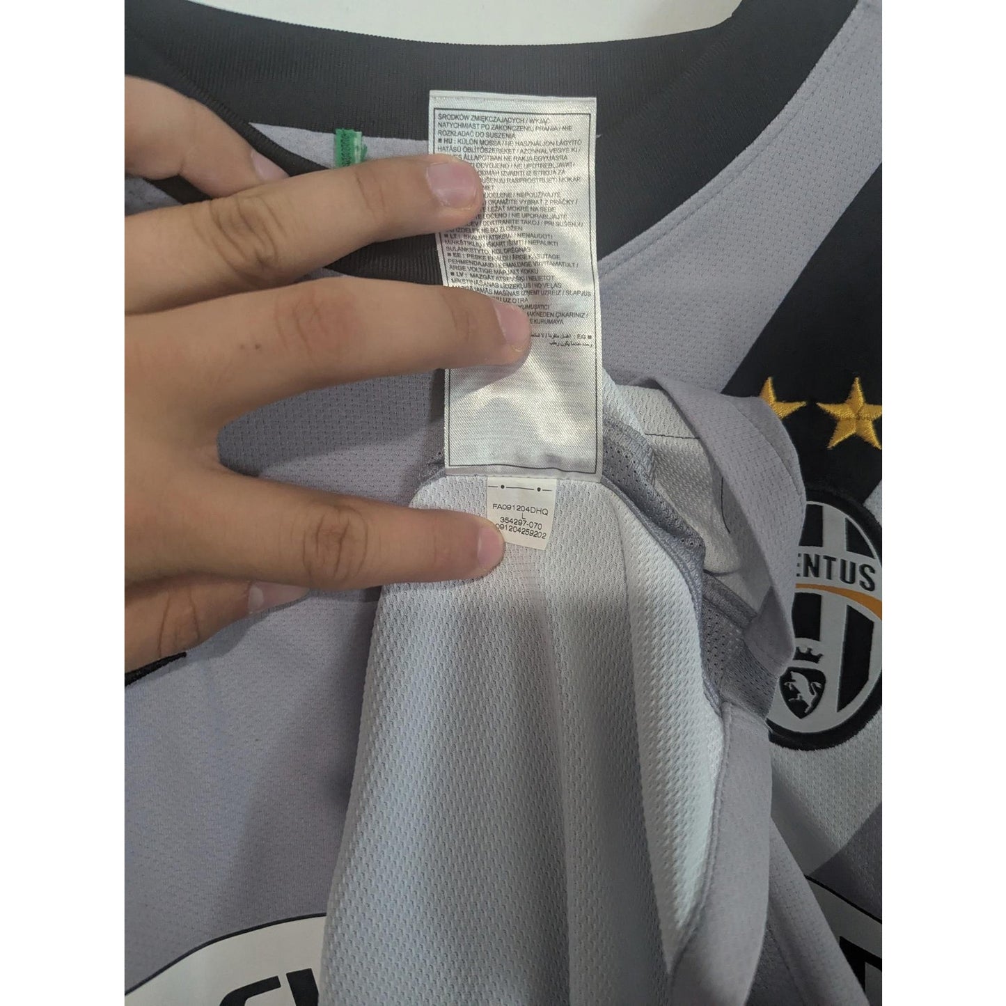 Juventus 2009-10 Away Jersey – David Trezeguet #17 – Men’s Large