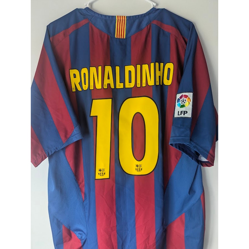 FC Barcelona 2005-06 Home Ronaldinho Jersey - Men's Large | La Liga Patched Vintage Nike Shirt