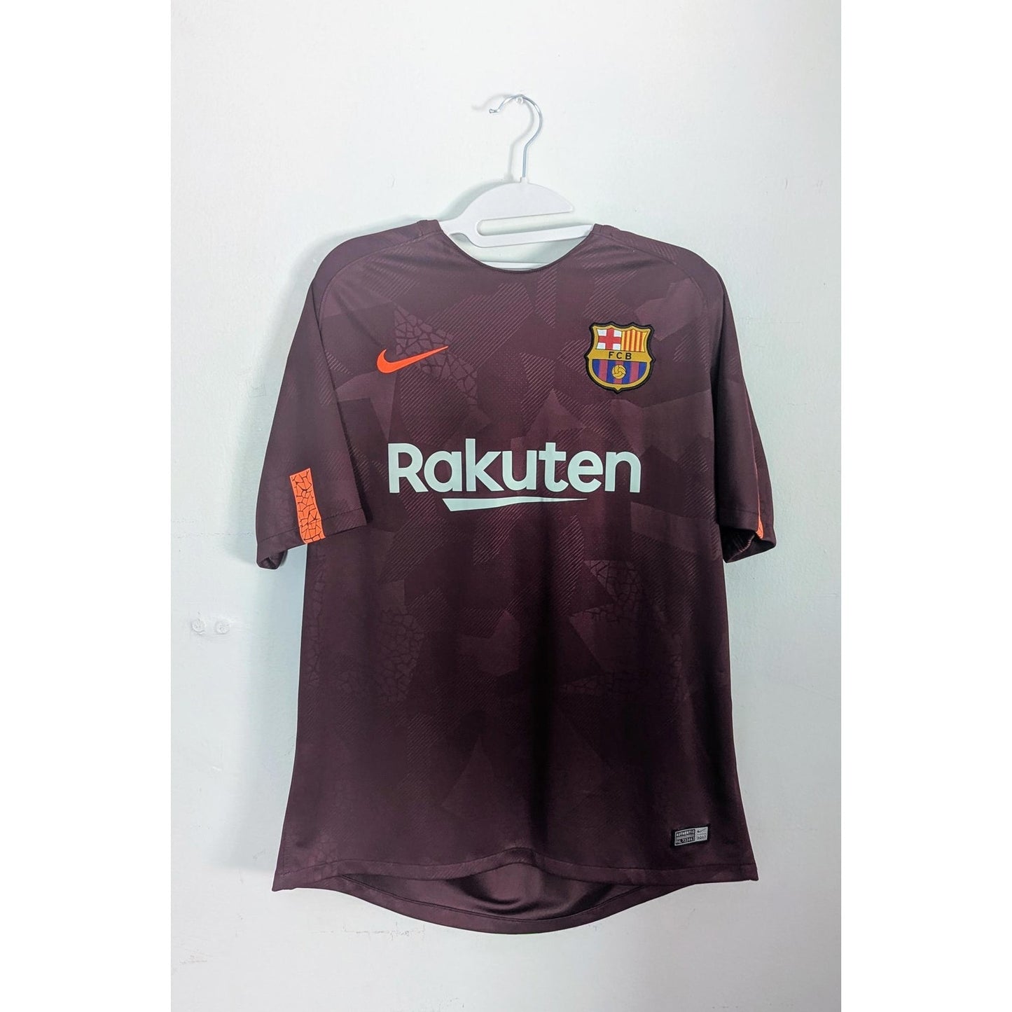FC Barcelona 2017-18 Third Jersey – Andrés Iniesta #8 – Men’s Large