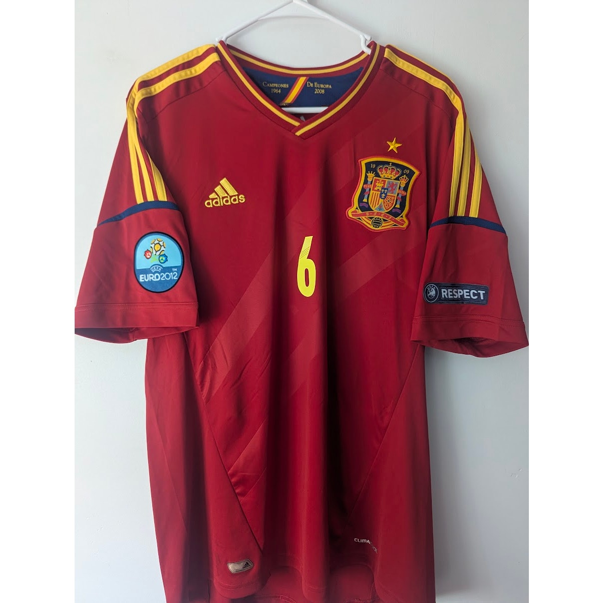 Spain 2012 Andres Iniesta Home Jersey Men’s XL Adidas Euro 2012 Soccer Shirt