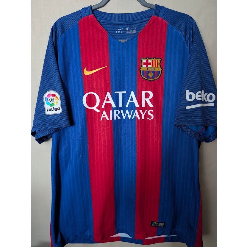 Barcelona 2016-17 home Messi jersey - photo 2