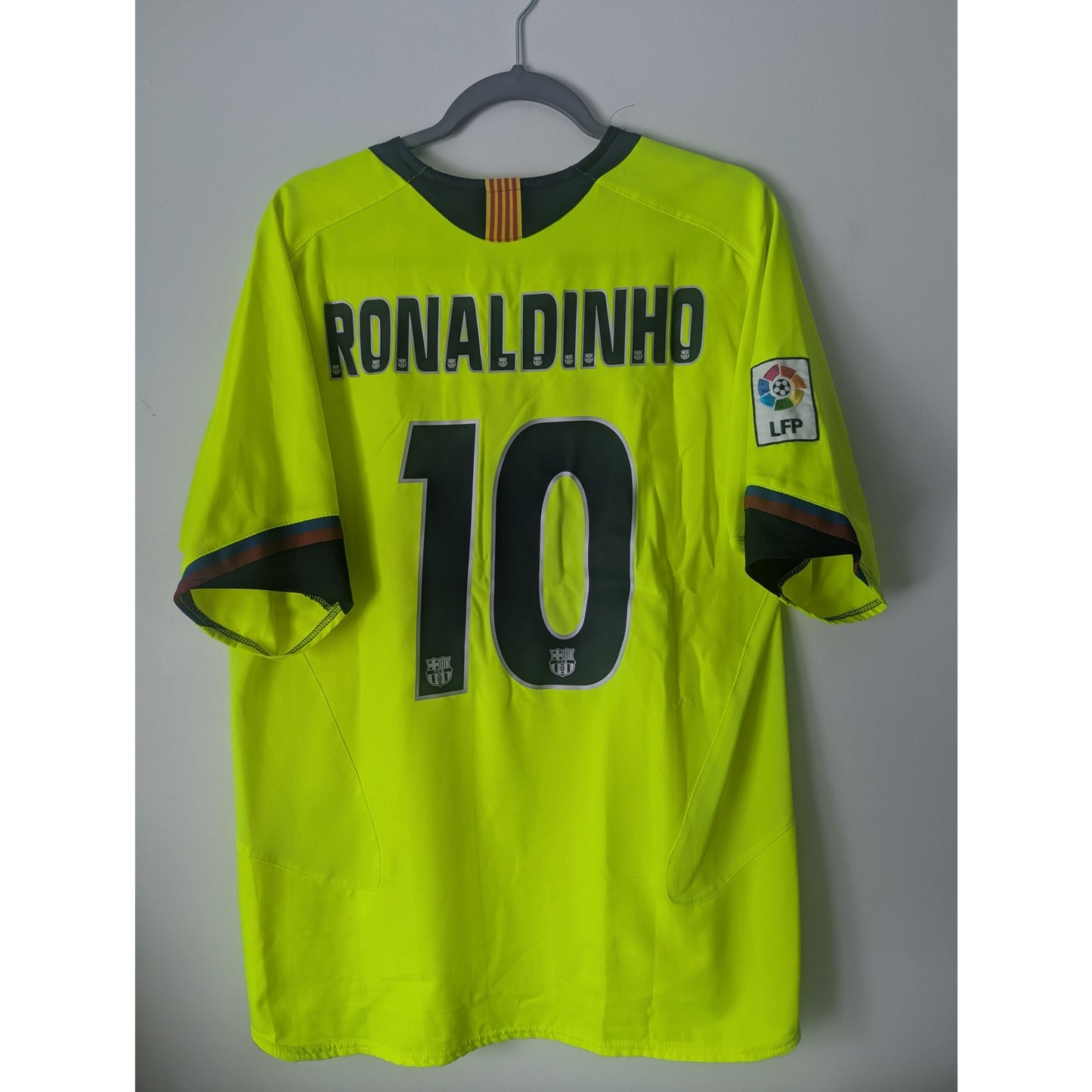 FC Barcelona 2005-06 Away Ronaldinho Jersey - Men's XL