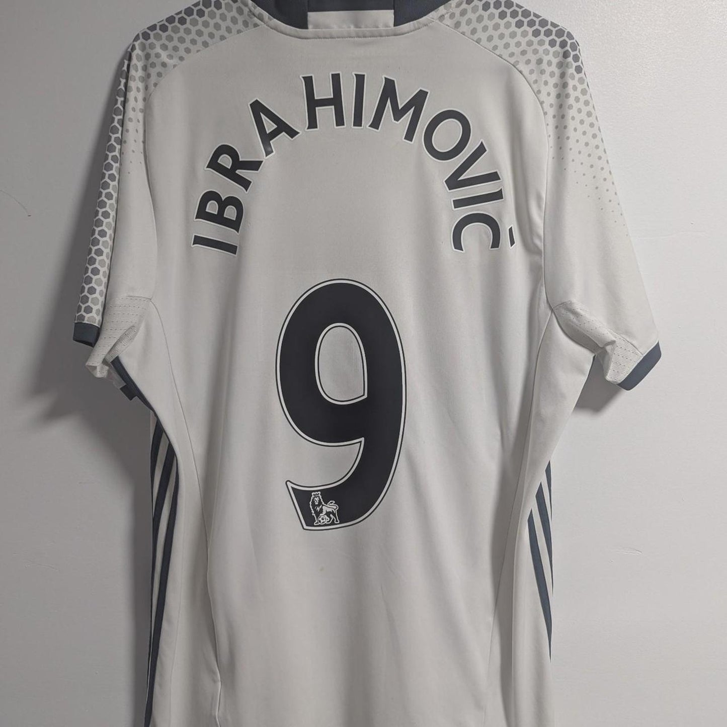 Manchester United 2016-17 Third Ibrahimović #9 Jersey – Men’s XL | Authentic Rare Adidas Kit
