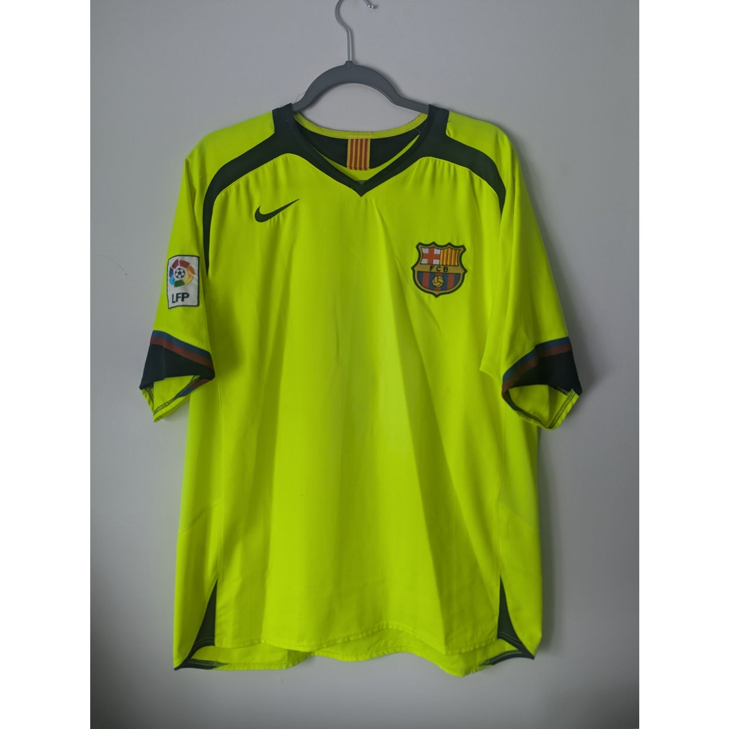 FC Barcelona 2005-06 Away Ronaldinho Jersey - Men's XL