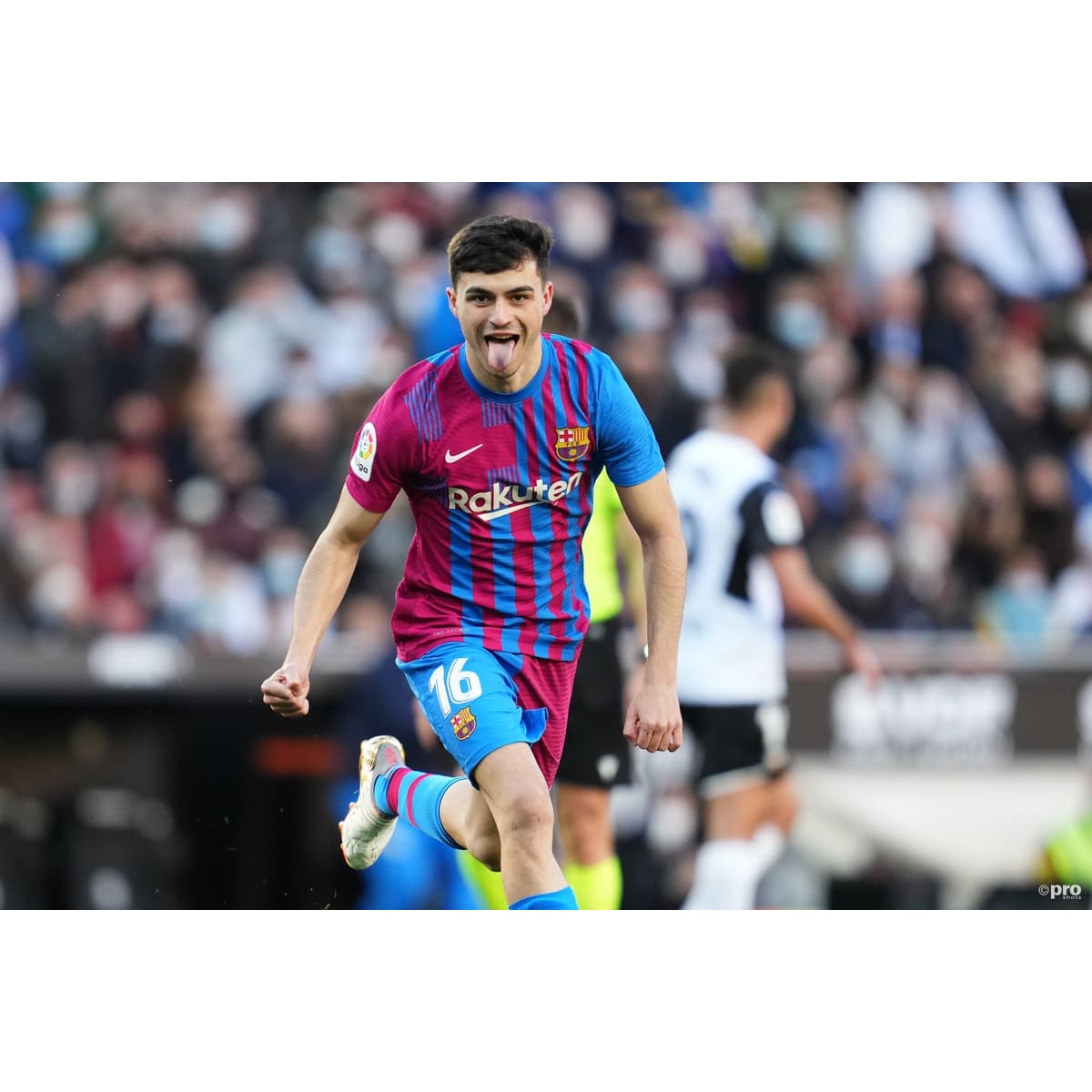 FC Barcelona 2021-22 Home Pedri Jersey - Men's Large - NWT