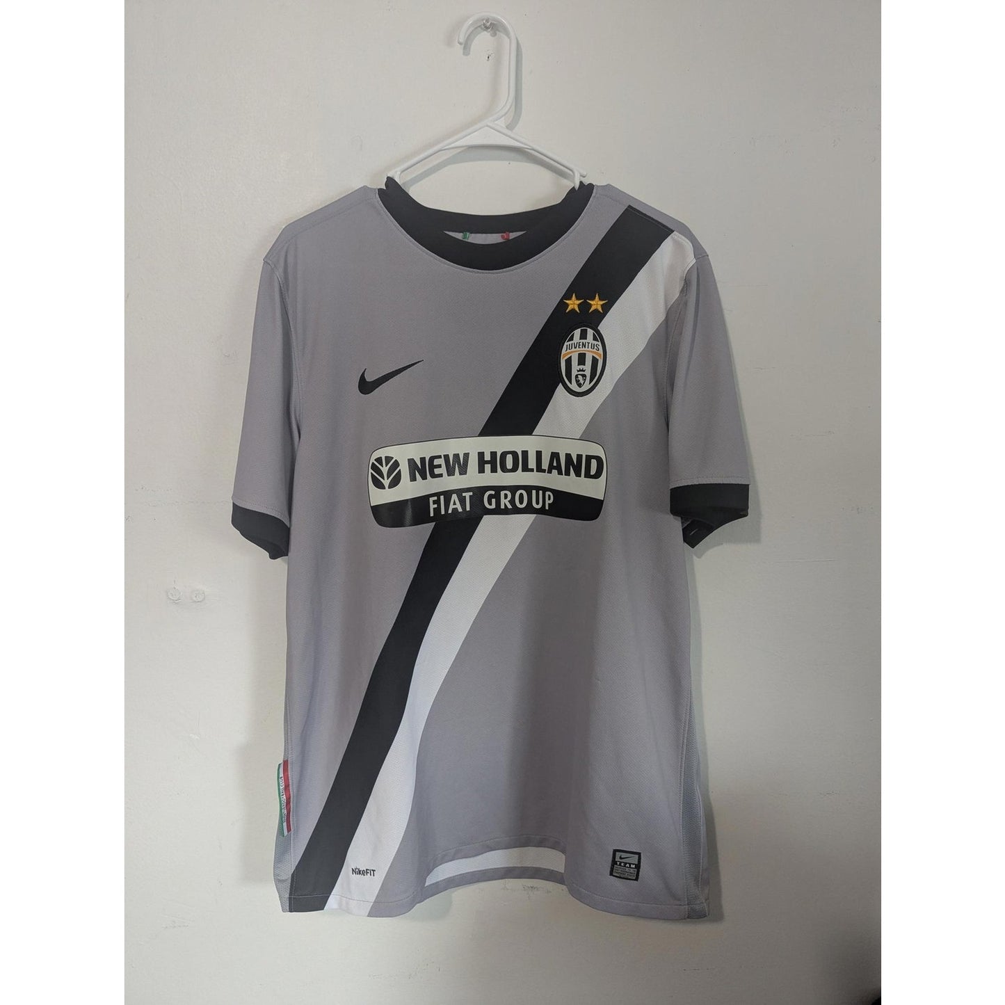 Juventus 2009-10 Away Jersey – David Trezeguet #17 – Men’s Large