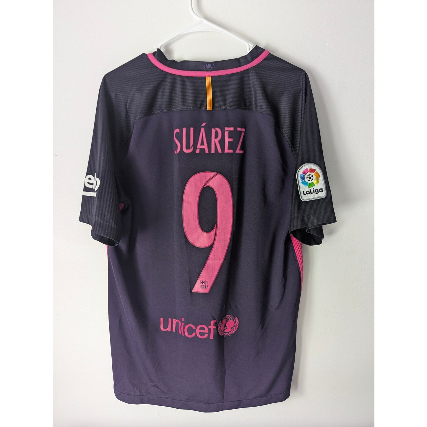 FC Barcelona 2016–17 Away Suárez Authentic Jersey – Men’s Large
