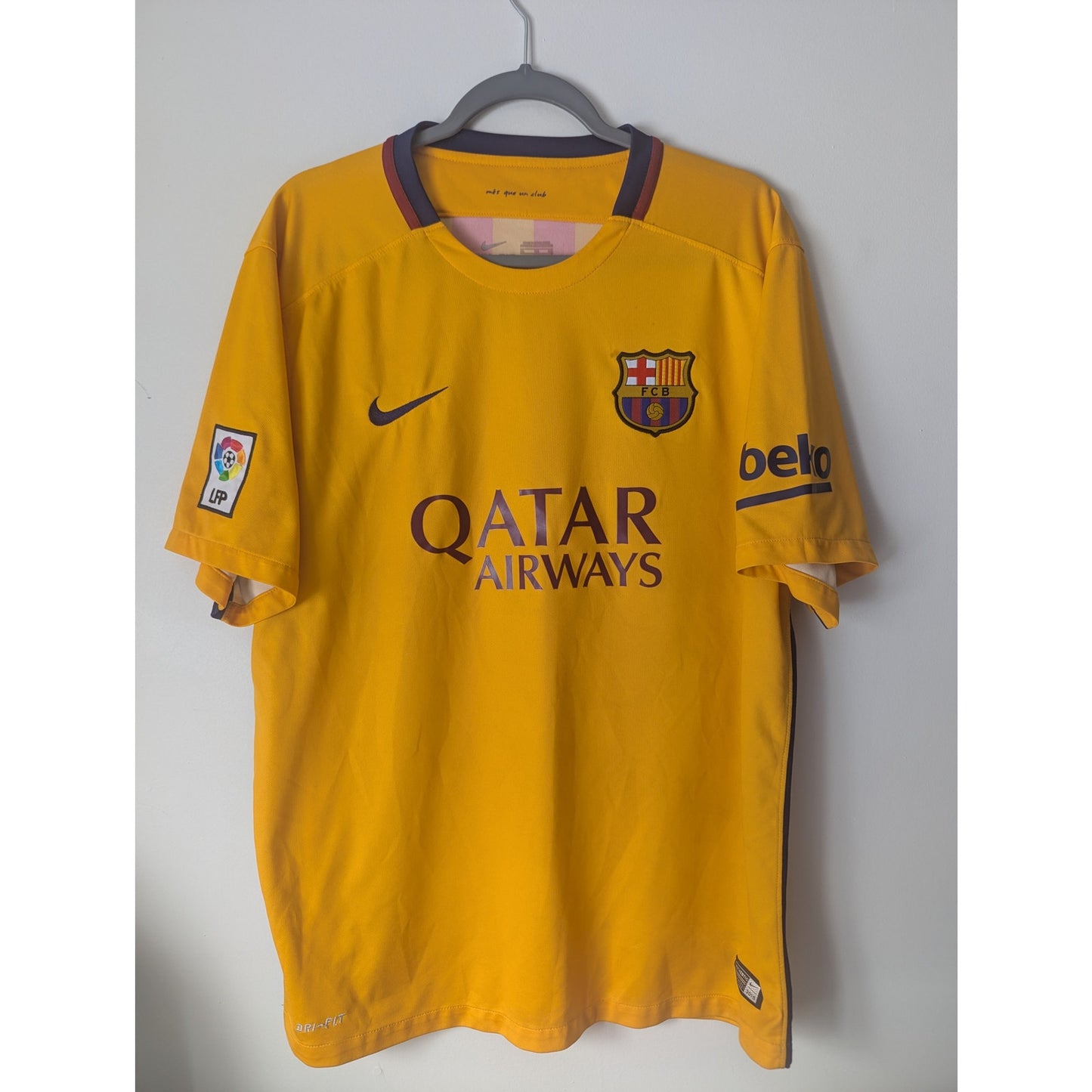 FC Barcelona 2015-16 Luis Suarez Away Jersey Men’s XL Authentic Nike Senyera Soccer Shirt