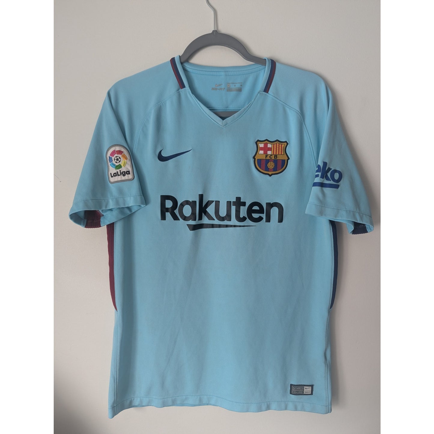 FC Barcelona 2017–18 Away Messi Jersey – Men’s Medium | Blue Nike Football Shirt