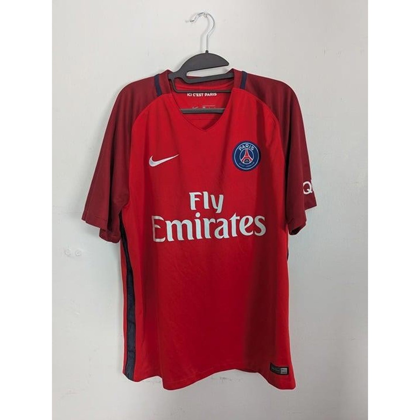 PSG 2016-17 Away Jersey – Ángel Di María #11 – Men’s Large – Rare Nike Kit