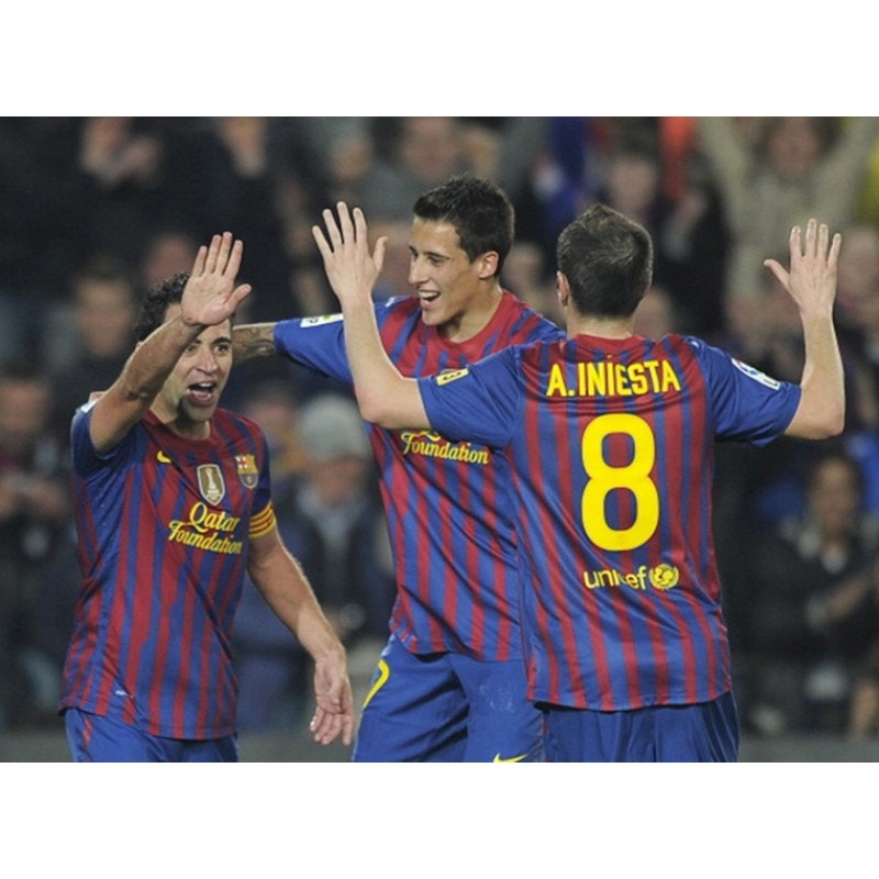 FC Barcelona 2011-12 Home Iniesta Jersey - Men's Large