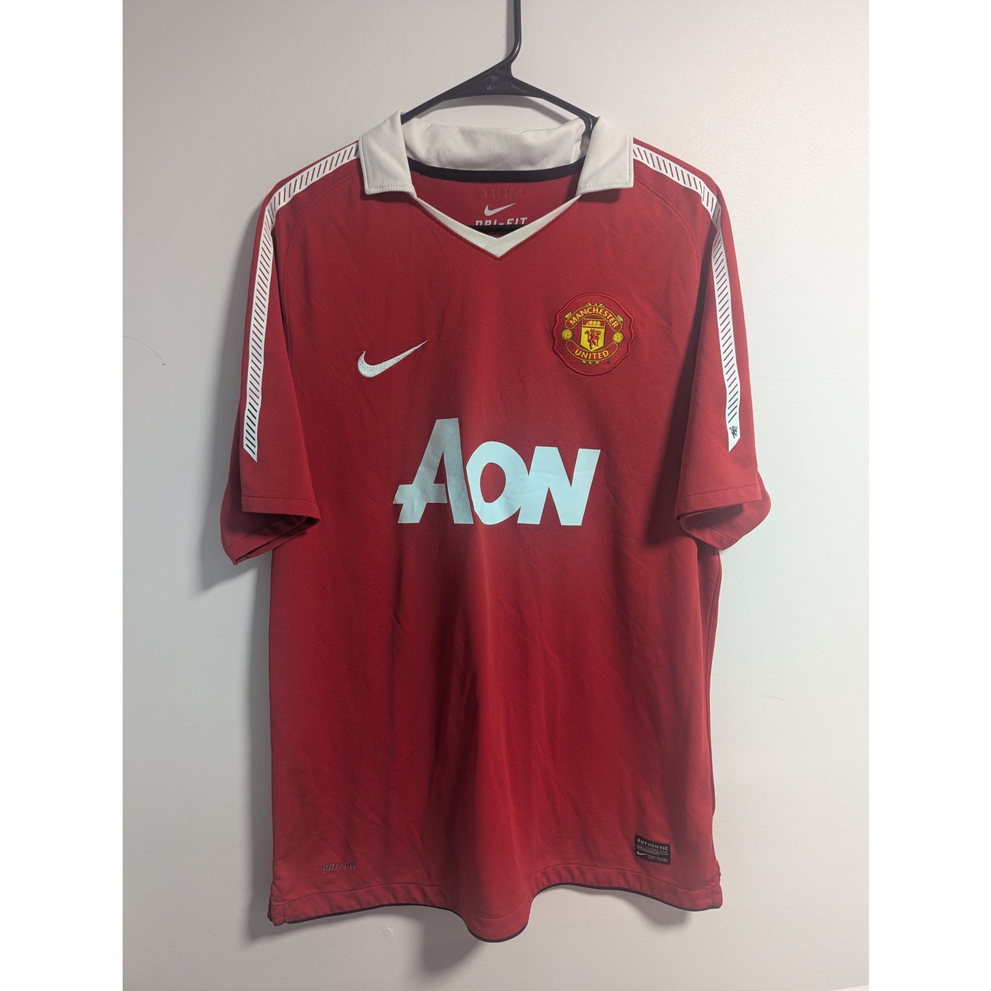 Manchester United 2010-2011 Home Chicharito Jersey - Men's Large (382469-623)