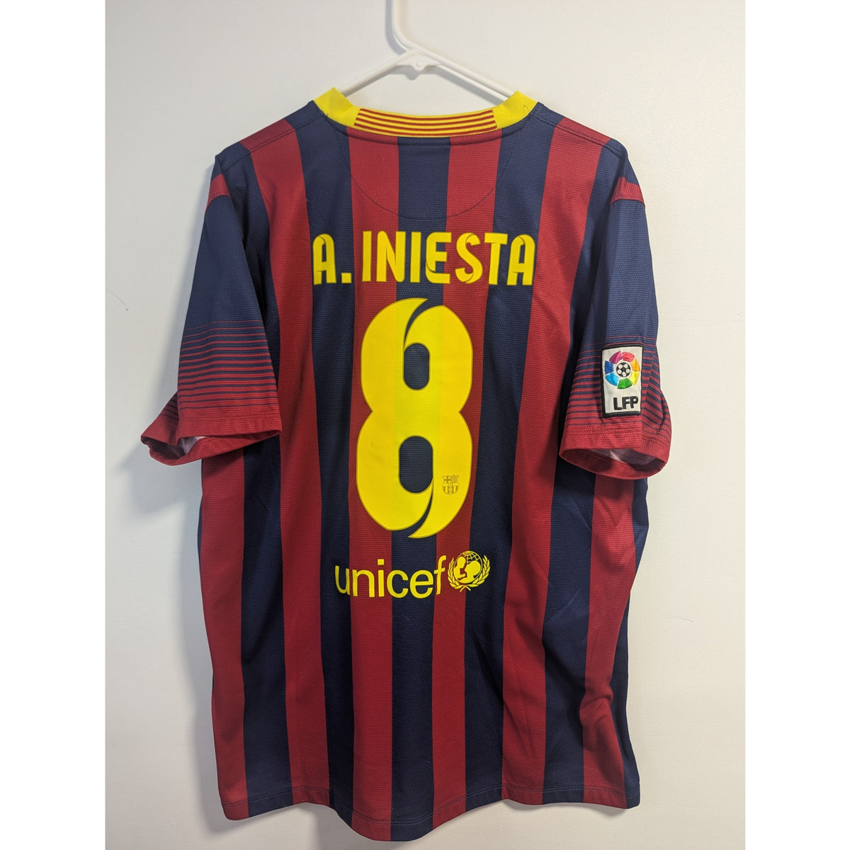 FC Barcelona 2013-14 Home Andres Iniesta Jersey - Men's XL (532822-413)