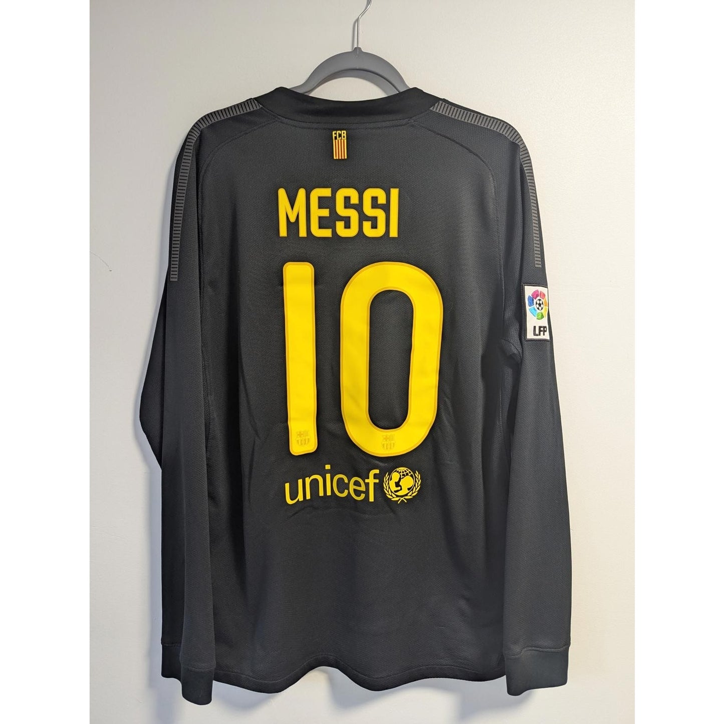 FC Barcelona 2011-12 Away Messi Jersey - Men XL - Longsleeve
