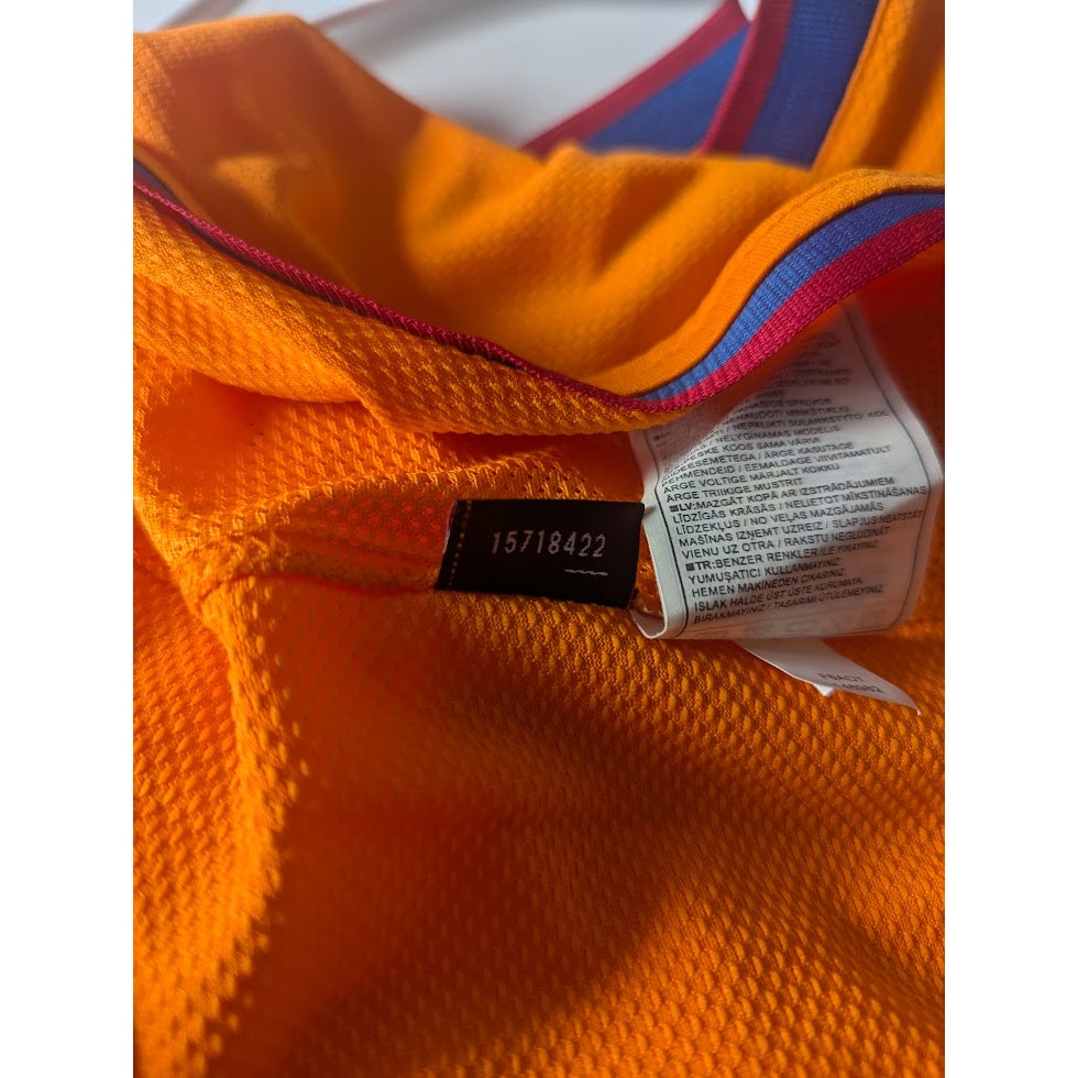 FC Barcelona 2006–07 Away Messi Jersey – Men’s XL | Vintage Nike Football Shirt